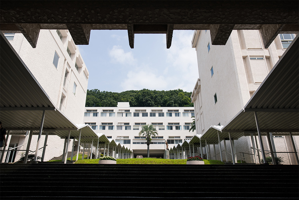 建築写真のプロが甲南女子大学のキャンパスを撮ったら……?