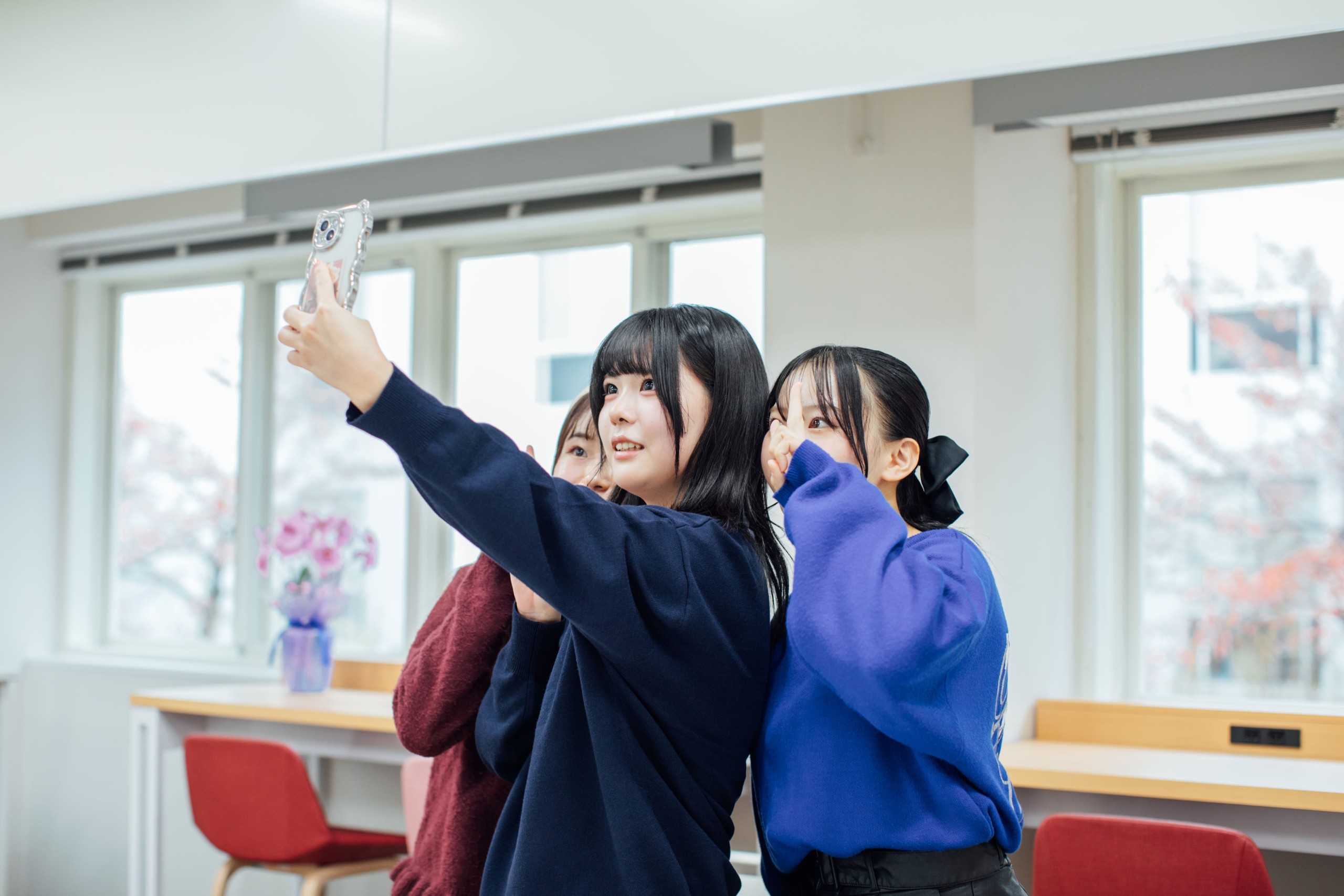 学生たちが平成レトロをテーマに、ビジネスプロジェクトに挑戦！