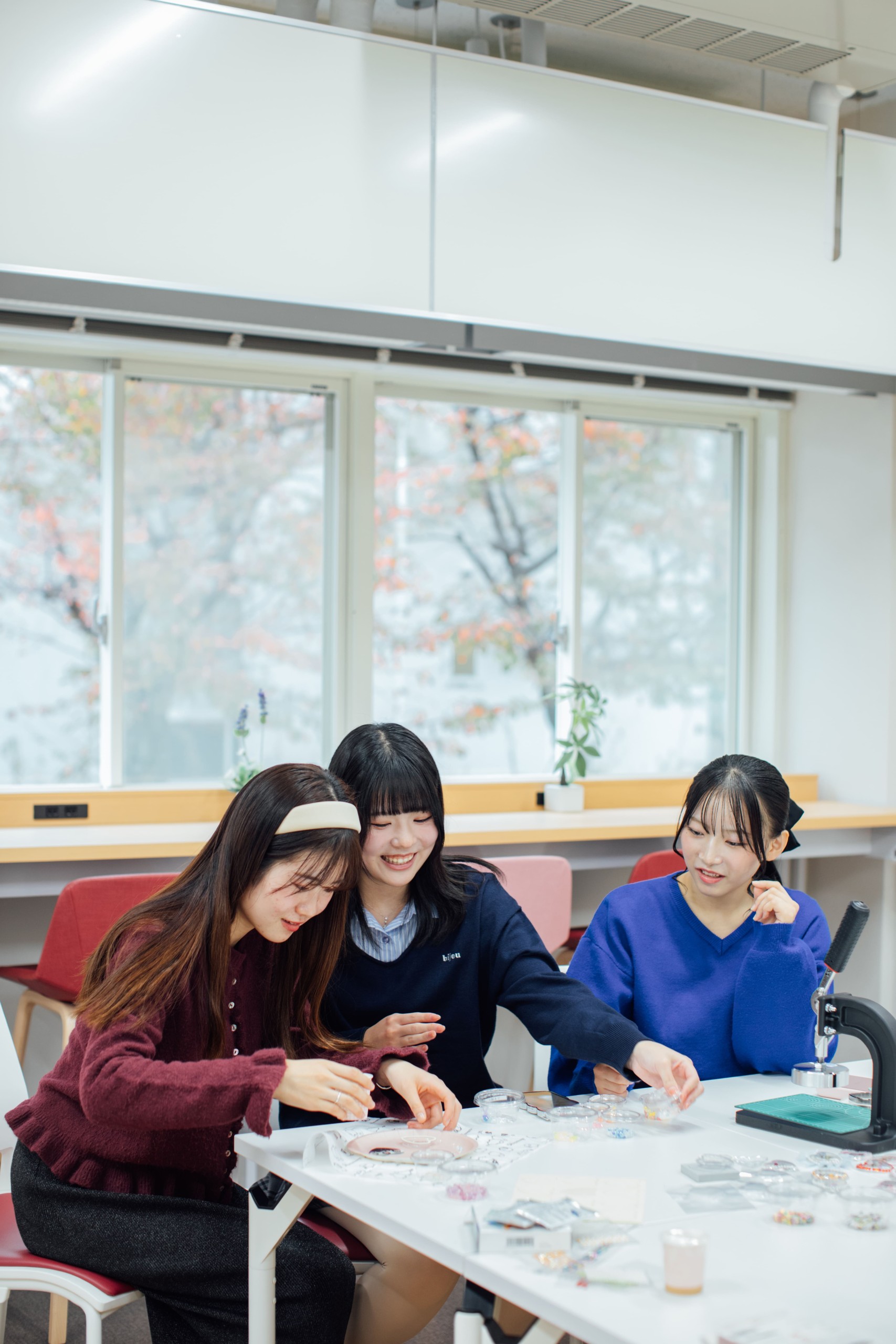 学生たちが平成レトロをテーマに、ビジネスプロジェクトに挑戦！