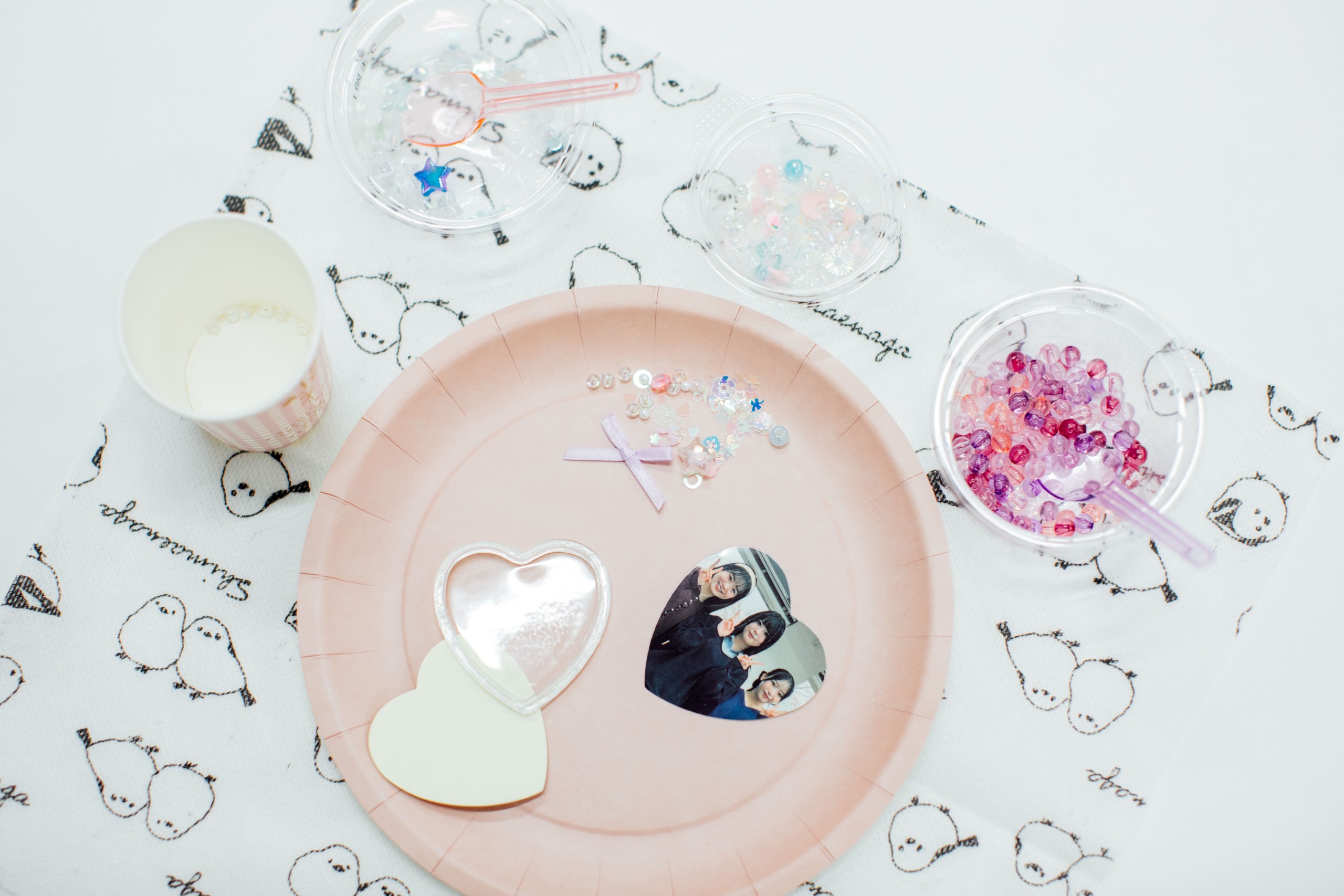 学生たちが平成レトロをテーマに、ビジネスプロジェクトに挑戦！