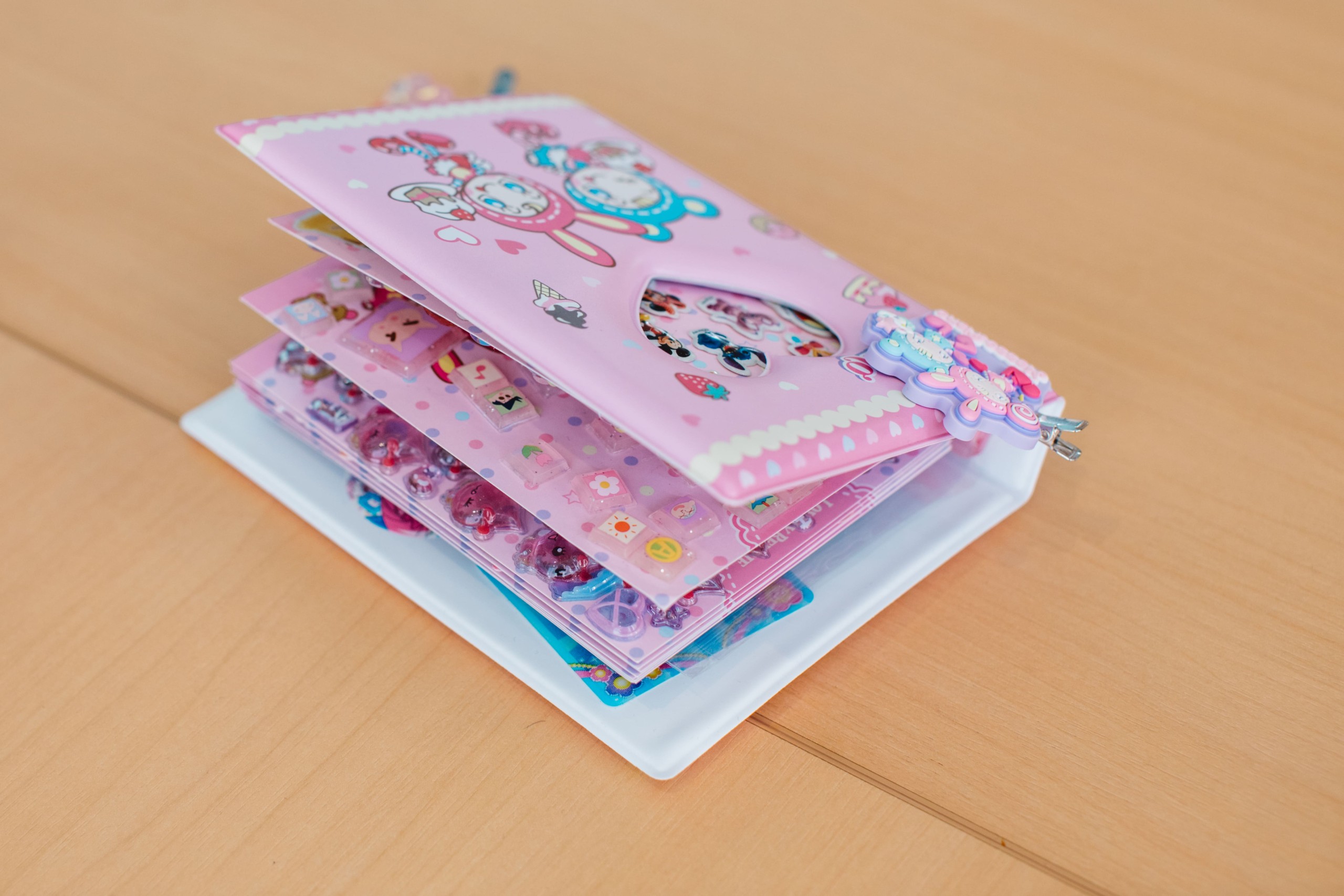 キャンパスで“平成女児“グッズのリアルを調査！